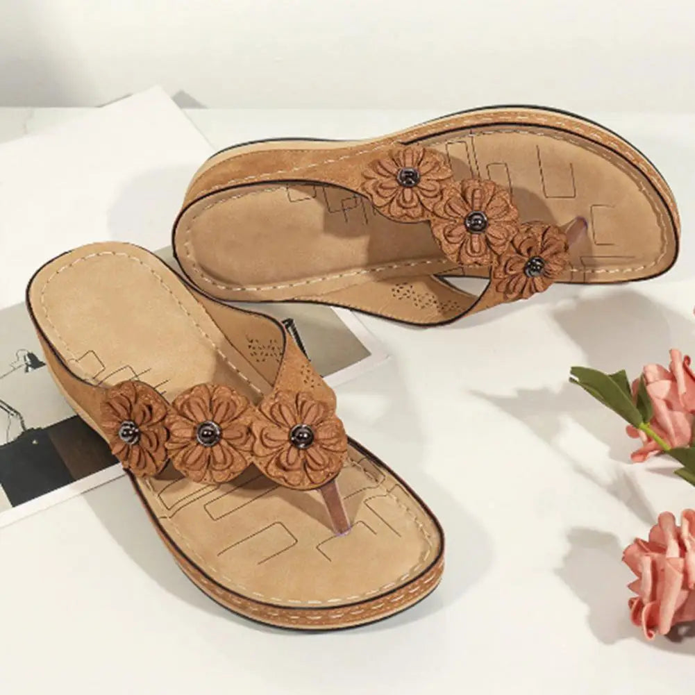 Madie | Luxuriöse und hochwertige Blumensandalen